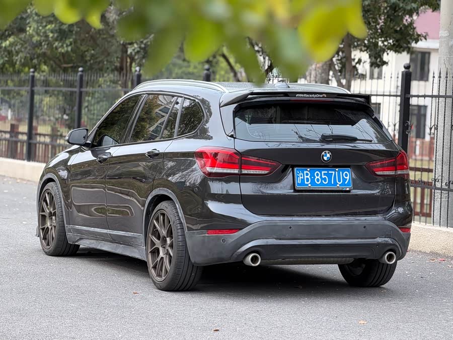 BMW X1 sDrive25Li Leading