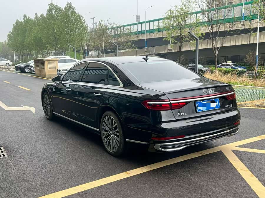 Audi A8L 50 TFSI quattro Zhenxuan