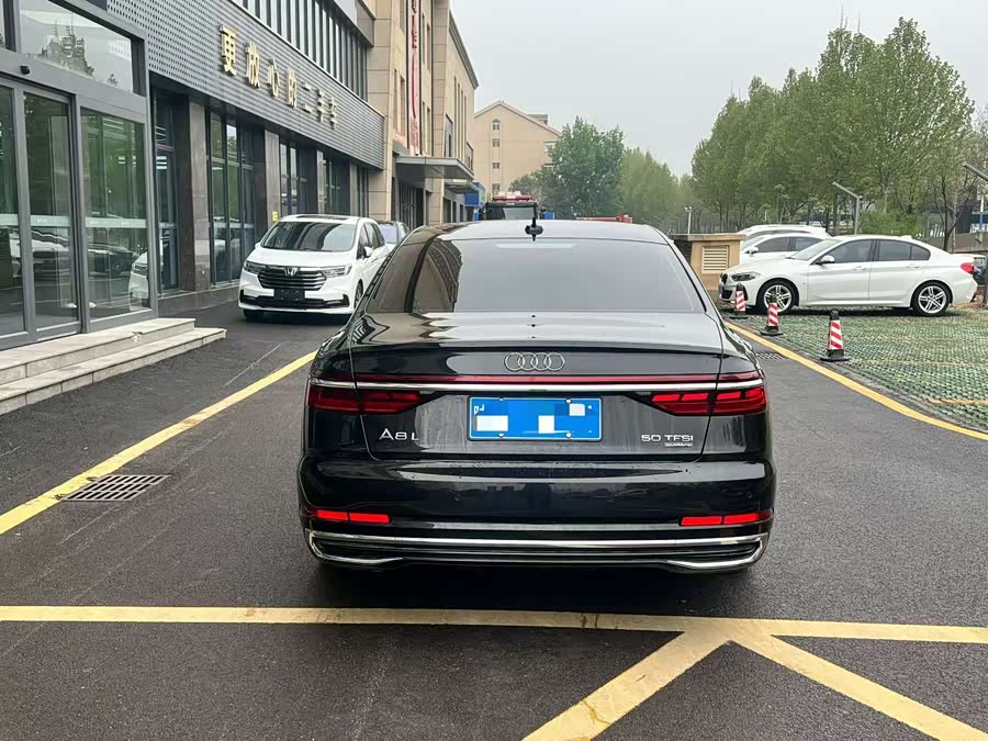 Audi A8L 50 TFSI quattro Zhenxuan