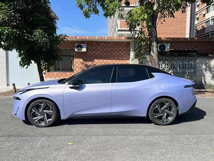 Lynk & Co 07 EM-P 126 Long Range Halo