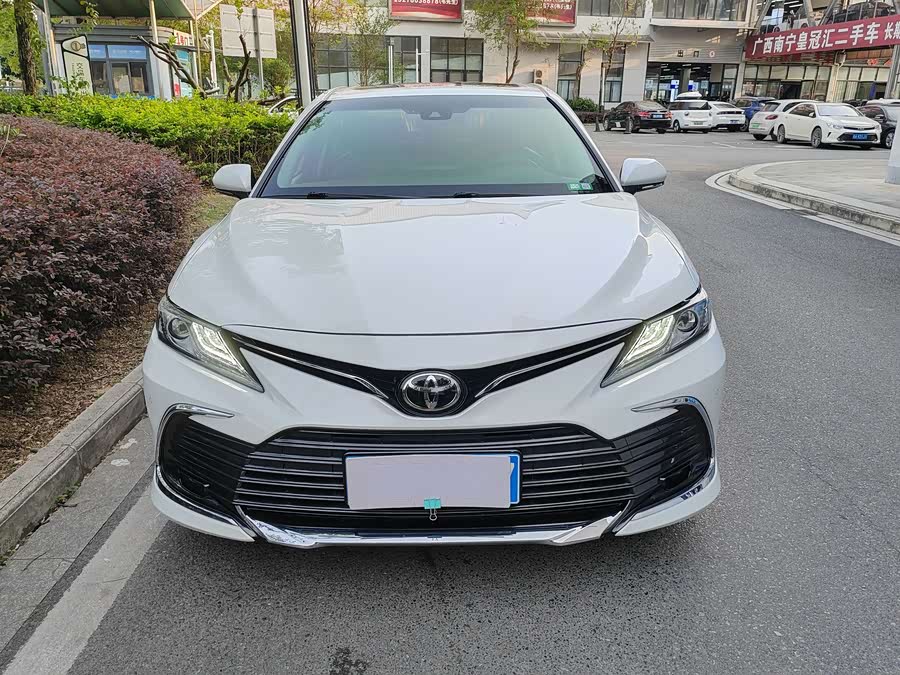 Toyota Camry 2.0G Luxury