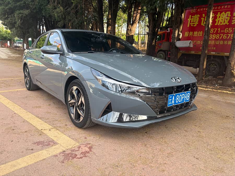 Hyundai Elantra 240 TGDi DCT LUX Premium