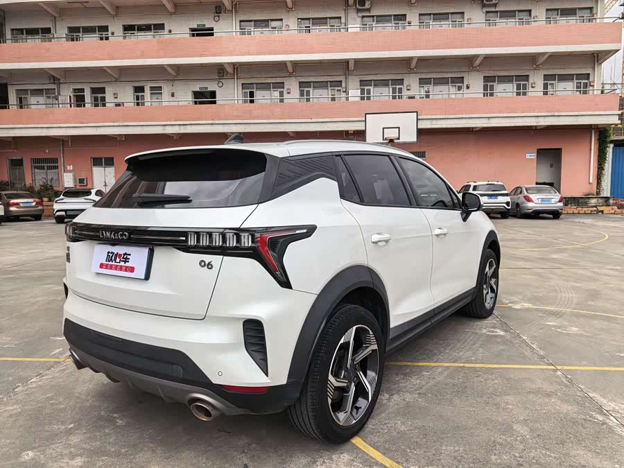 Lynk & Co 06 Remix
