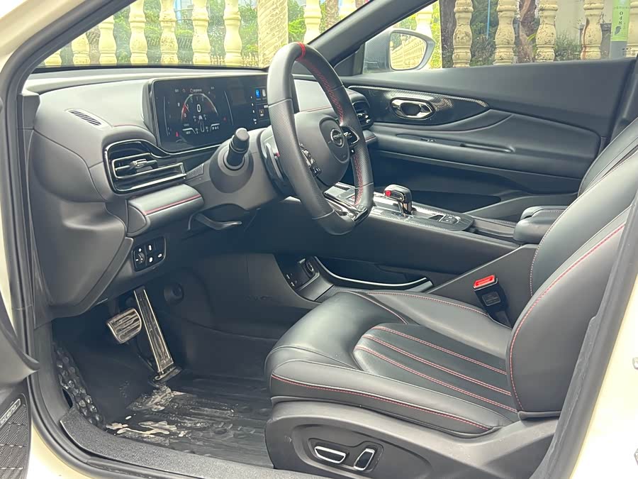 Trumpchi Emkoo(?) Yingbao