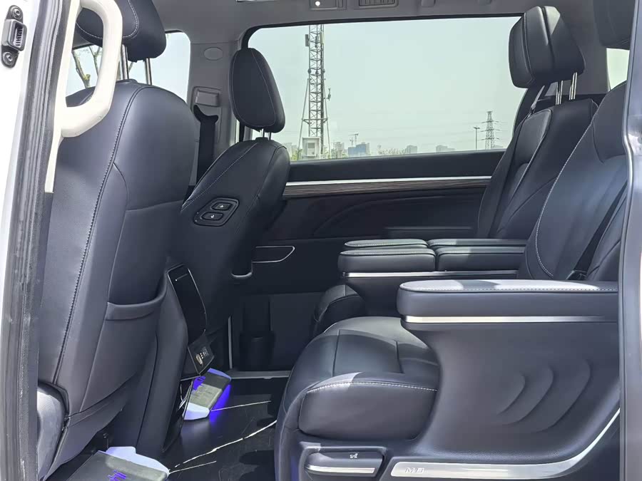 Trumpchi M8 Lingxiu Series