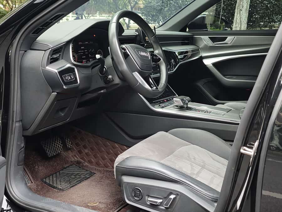 Audi A6L 40 TFSI Luxury Dynamic