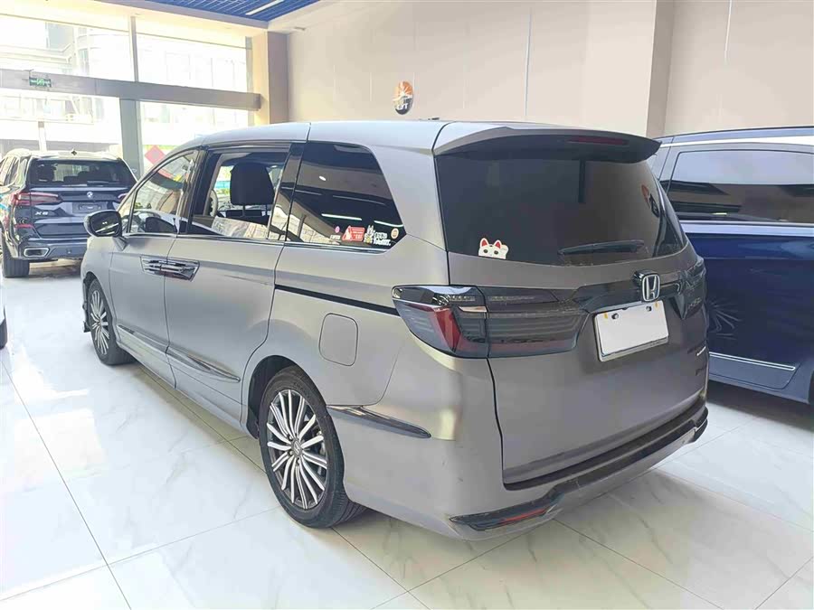 Honda Elysion 2.0 e:HEV Luxury