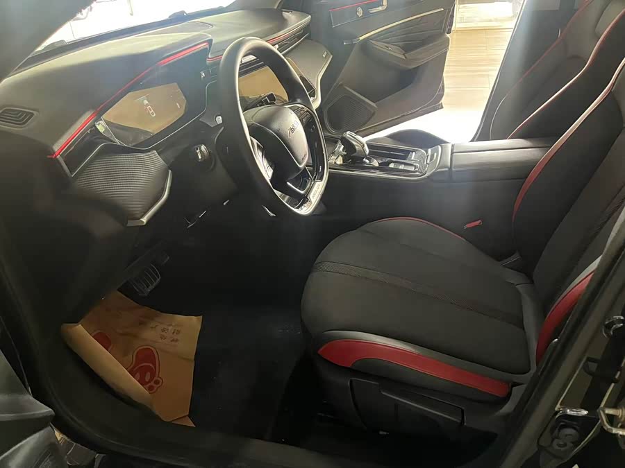 Dongfeng Aeolus Yixuan MAX