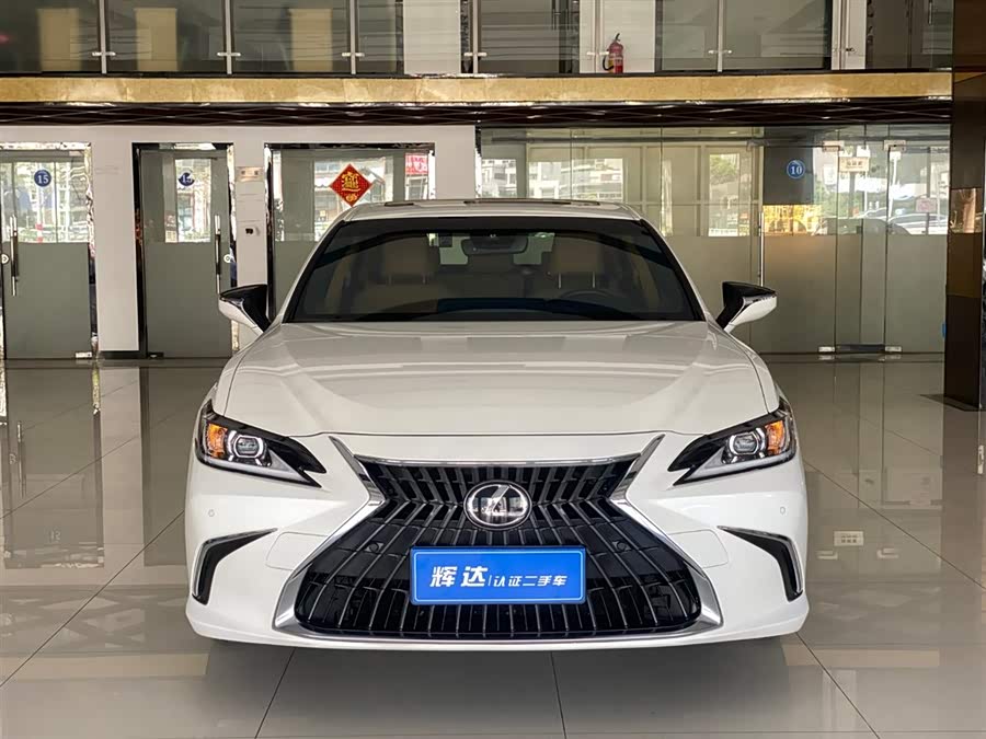 Lexus ES 200 Excellence Edition