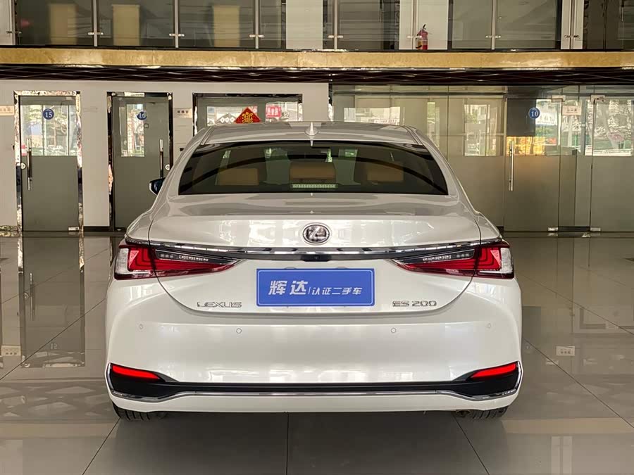 Lexus ES 200 Excellence Edition