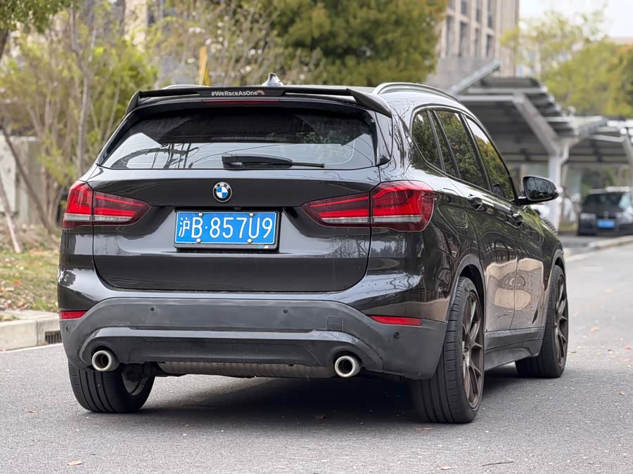 BMW X1 sDrive25Li Leading