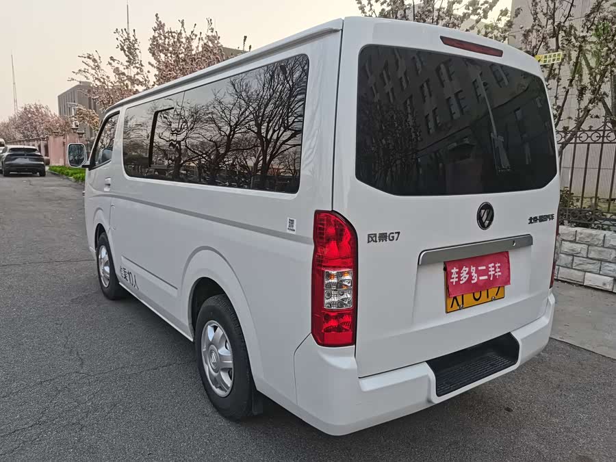 Foton 风景G7 2024Trim 商运版 Бензин2.4LМеханический 短轴低顶 明窗10Место