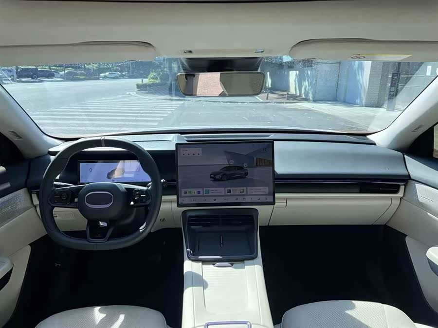 Lynk & Co 07 EM-P 126 Long Range Halo