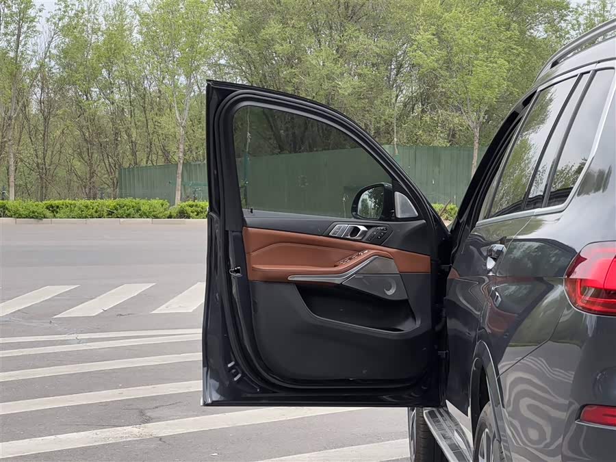BMW X7 xDrive40i Executive M Sport Package (2021 Facelift)