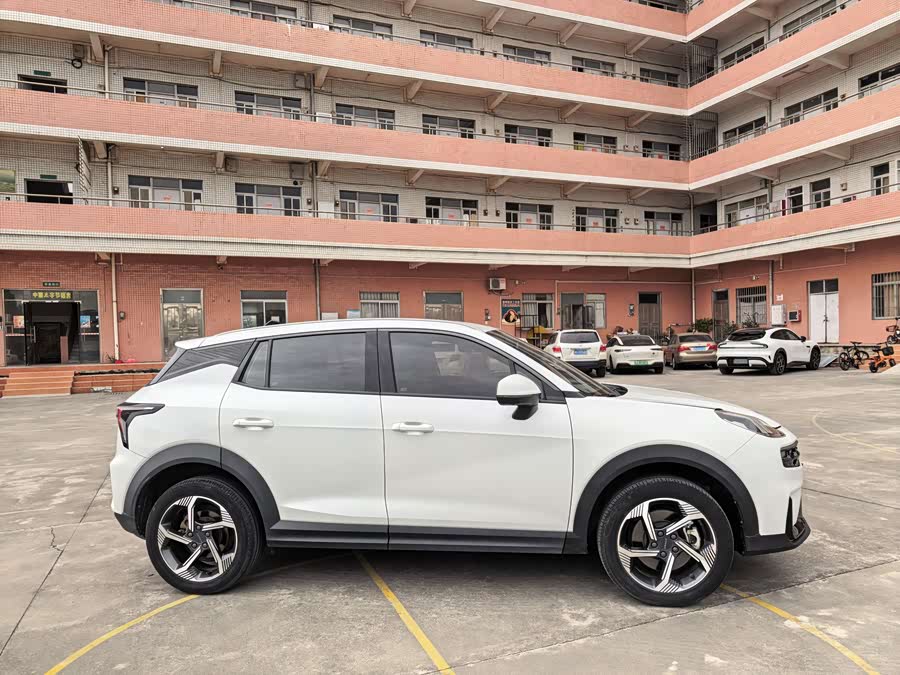 Lynk & Co 06 Remix