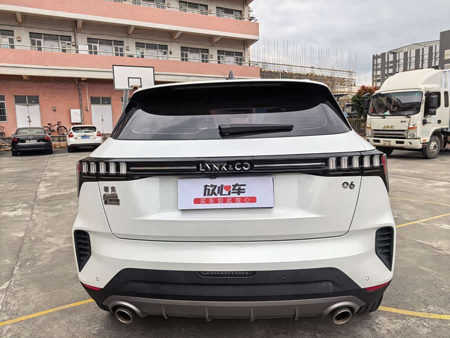 Lynk & Co 06 Remix