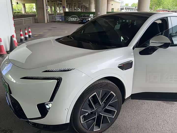 Avatr 11 Ultra EREV