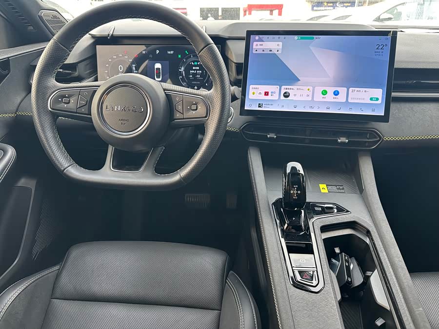 Lynk & Co 03