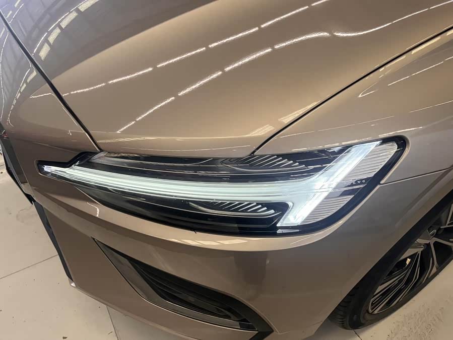 Volvo S60 B4 Zhiyi Luxury