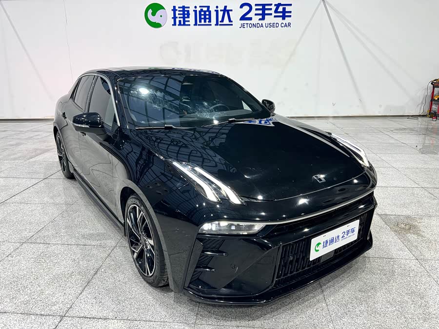 Lynk & Co 03