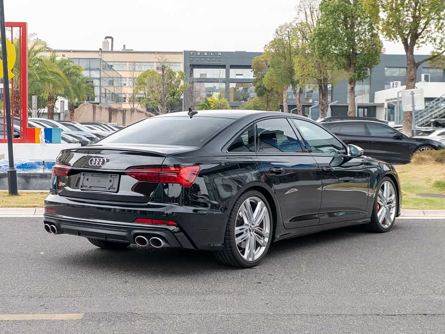 Audi S6