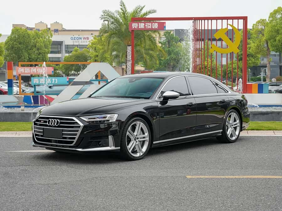Audi S8L 4.0TFSI quattro
