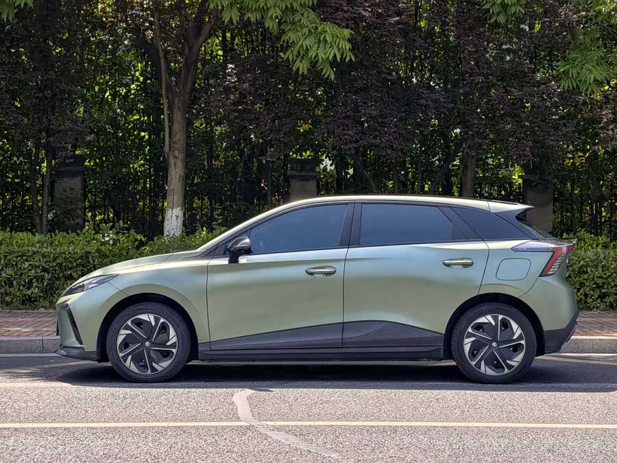 Motor MG 4 425 km Luxury