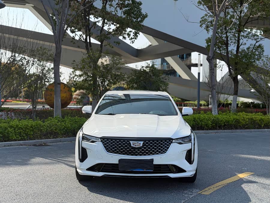 Cadillac CT4 28T Premium