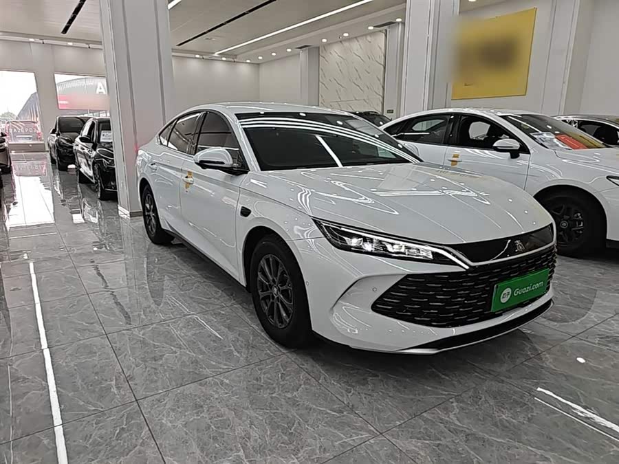 BYD Qin L DM-i Smart Drive 80 km Leading
