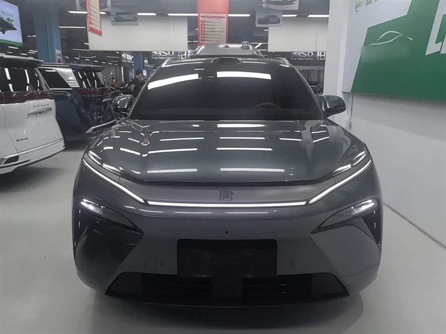 BYD Tang L DM 175 km Drone Player