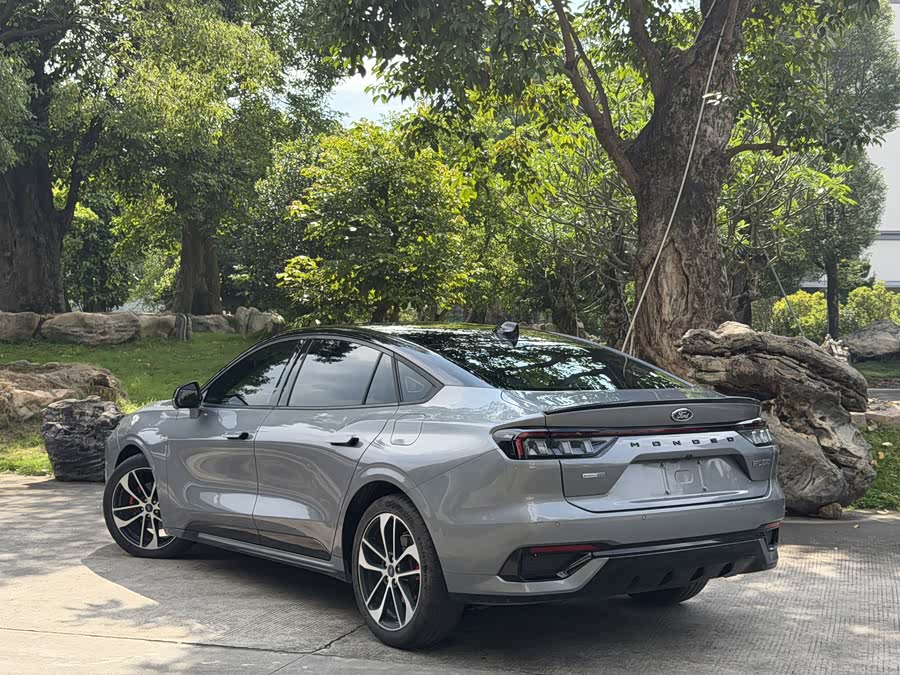 Ford Mondeo EcoBoost 245 ST-Line (2022 Facelift)
