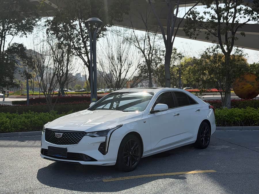 Cadillac CT4 28T Premium