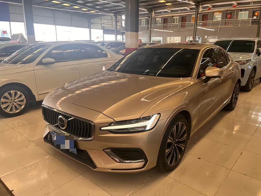 Volvo S60 B4 Zhiyi Luxury