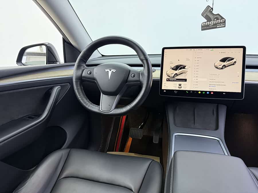 Tesla Y