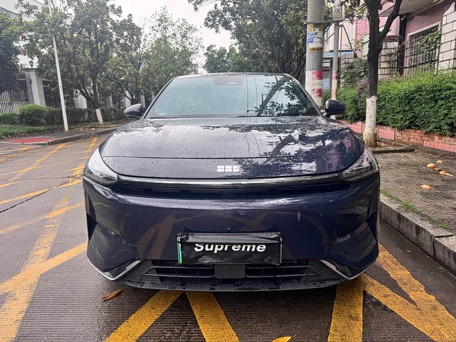Geely L6 125 km PLUS
