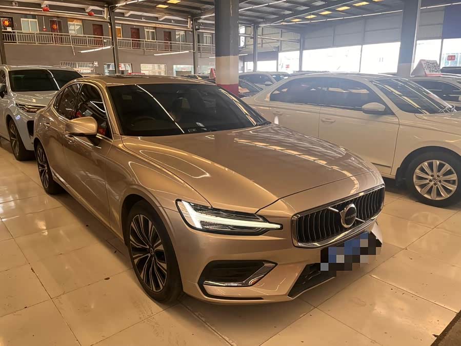 Volvo S60 B4 Zhiyi Luxury