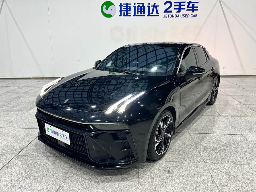 Lynk & Co 03