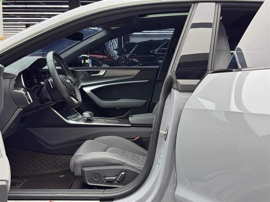 Audi A7L 45 TFSI quattro RS Package Racing
