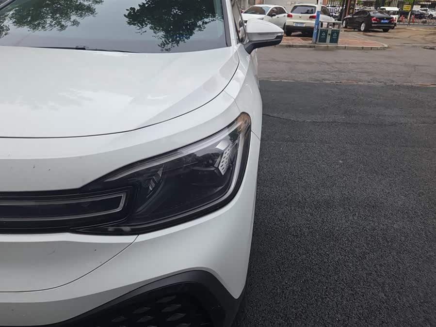 Volkswagen ID.6 CROZZ Long Range PURE+