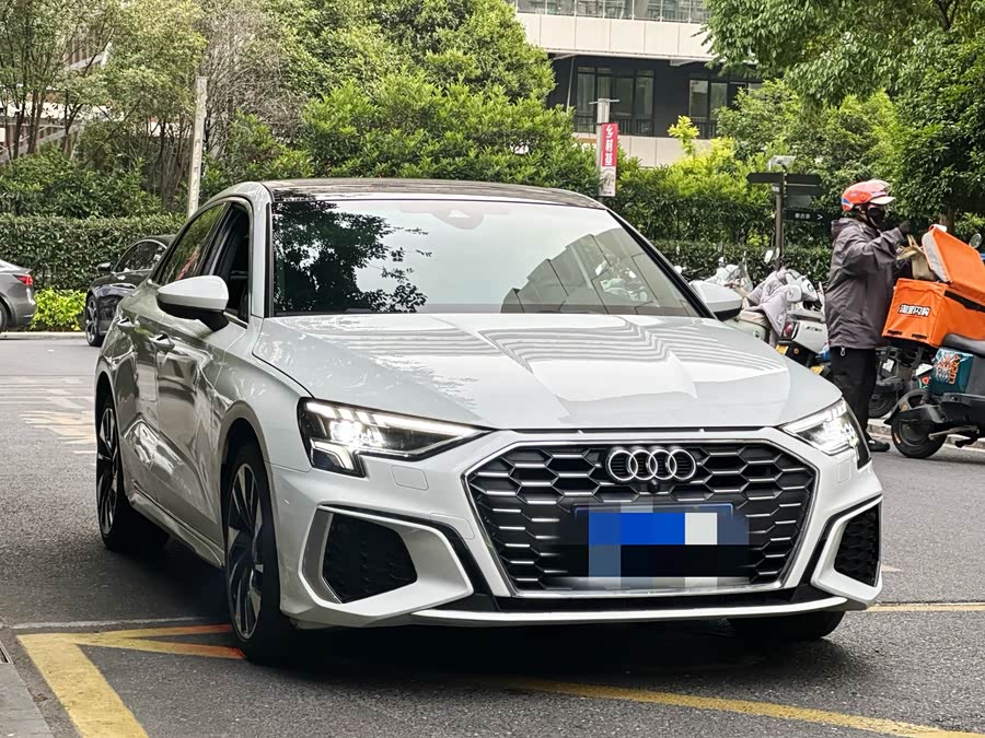 Audi A3L Limousine 35 TFSI Style Sport
