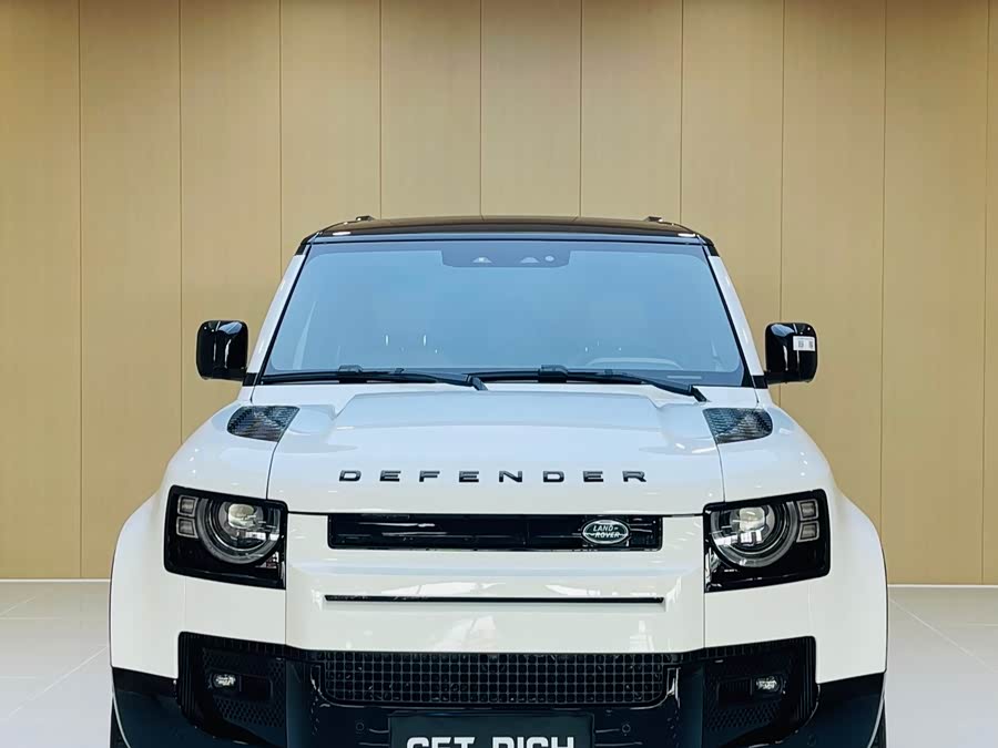 Land Rover Defender 110