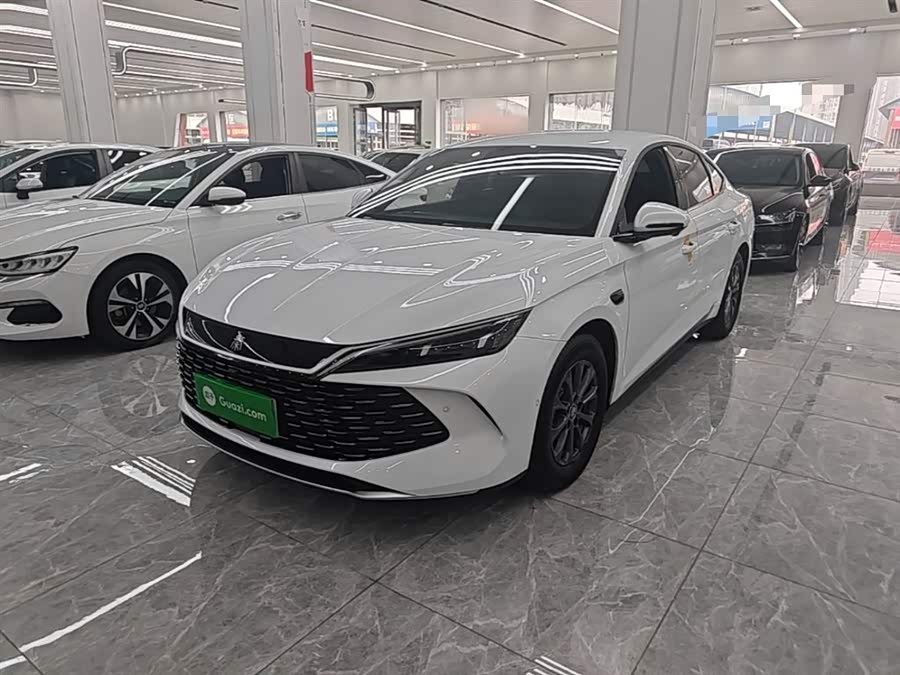 BYD Qin L DM-i Smart Drive 80 km Leading