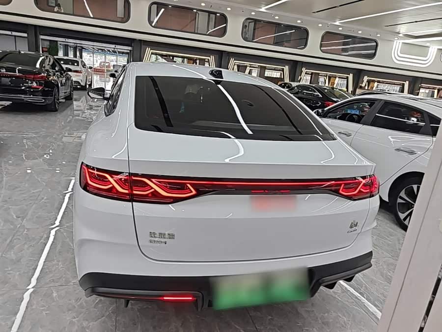 BYD Qin L DM-i Smart Drive 80 km Leading