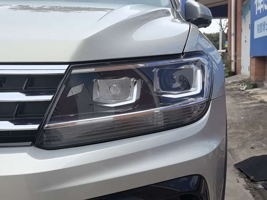 Volkswagen Tiguan L