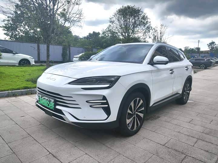 BYD Song PLUS DM-i Honor 110 km Flagship PLUS