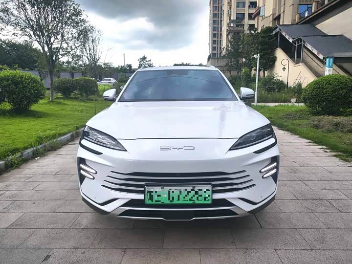 BYD Song PLUS DM-i Honor 110 km Flagship PLUS