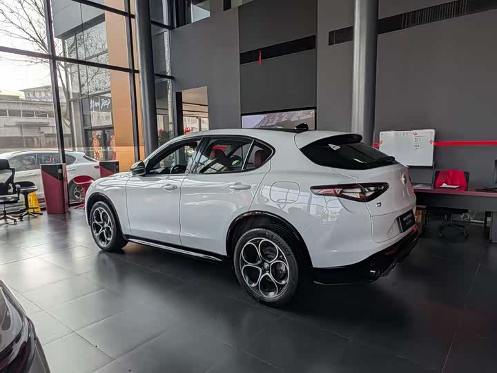  Alfa Romeo Stelvio