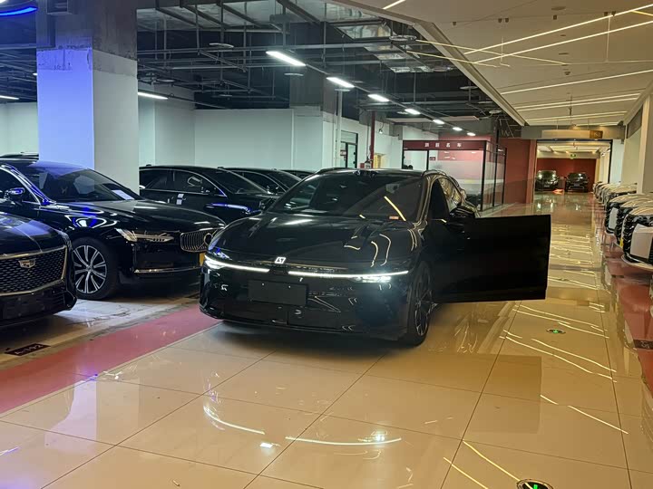 Zeekr 007 GT