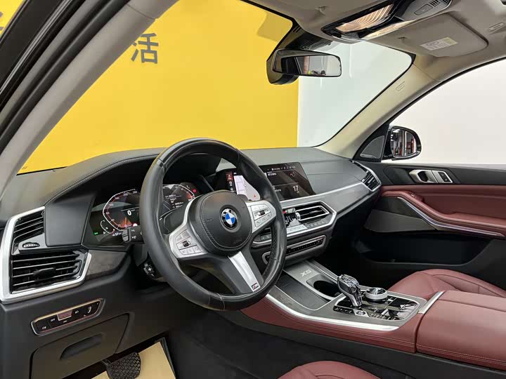 BMW X5 xDrive30Li Premium M Sport Package