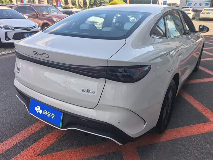 BYD Seal 06 NEV DM-i 80 km Luxury